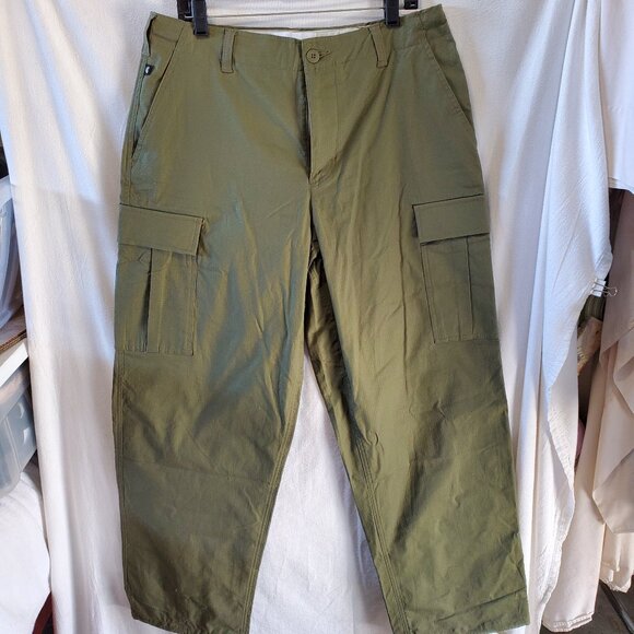 NWT Nike SB Loose Fit Straight Leg Cargo Pants for Men Size 34 - Picture 1 of 10